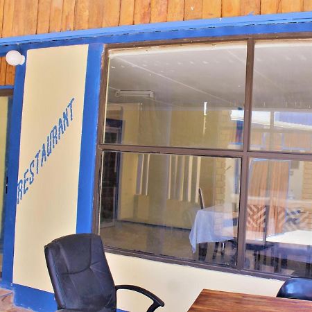 P Wake Guesthouse Opuwo Esterno foto