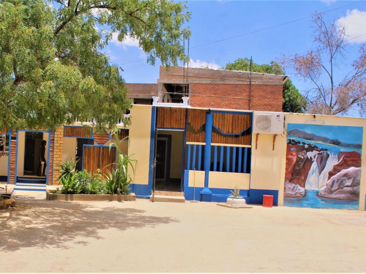 P Wake Guesthouse Opuwo Esterno foto