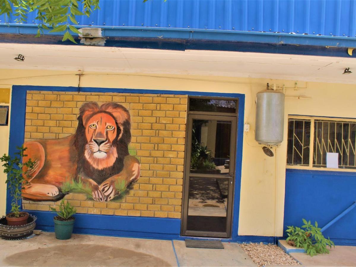 P Wake Guesthouse Opuwo Esterno foto