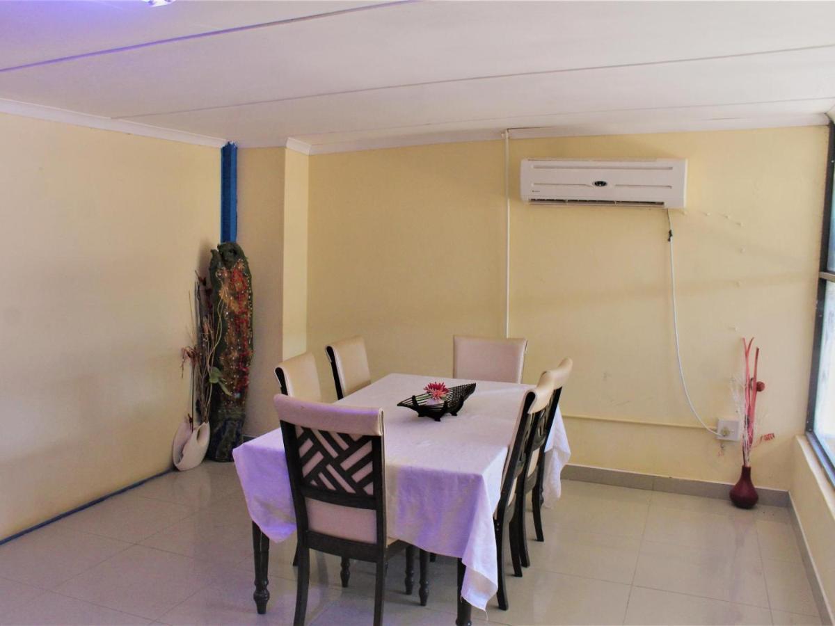 P Wake Guesthouse Opuwo Esterno foto